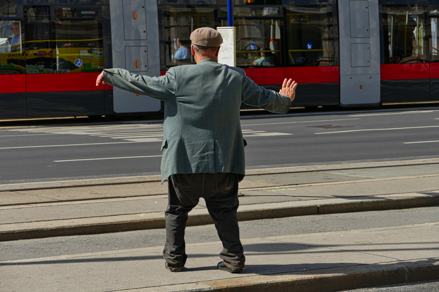 Tai Chi an der Haltestelle