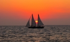 Sonnenuntergang mit Segelschiff