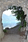Der Tunel zum See....